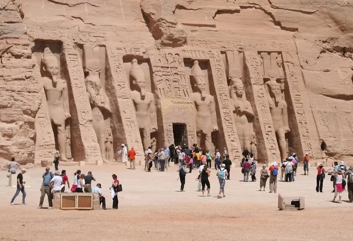 Tour von Luxor nach Assuan und Abu Simbel